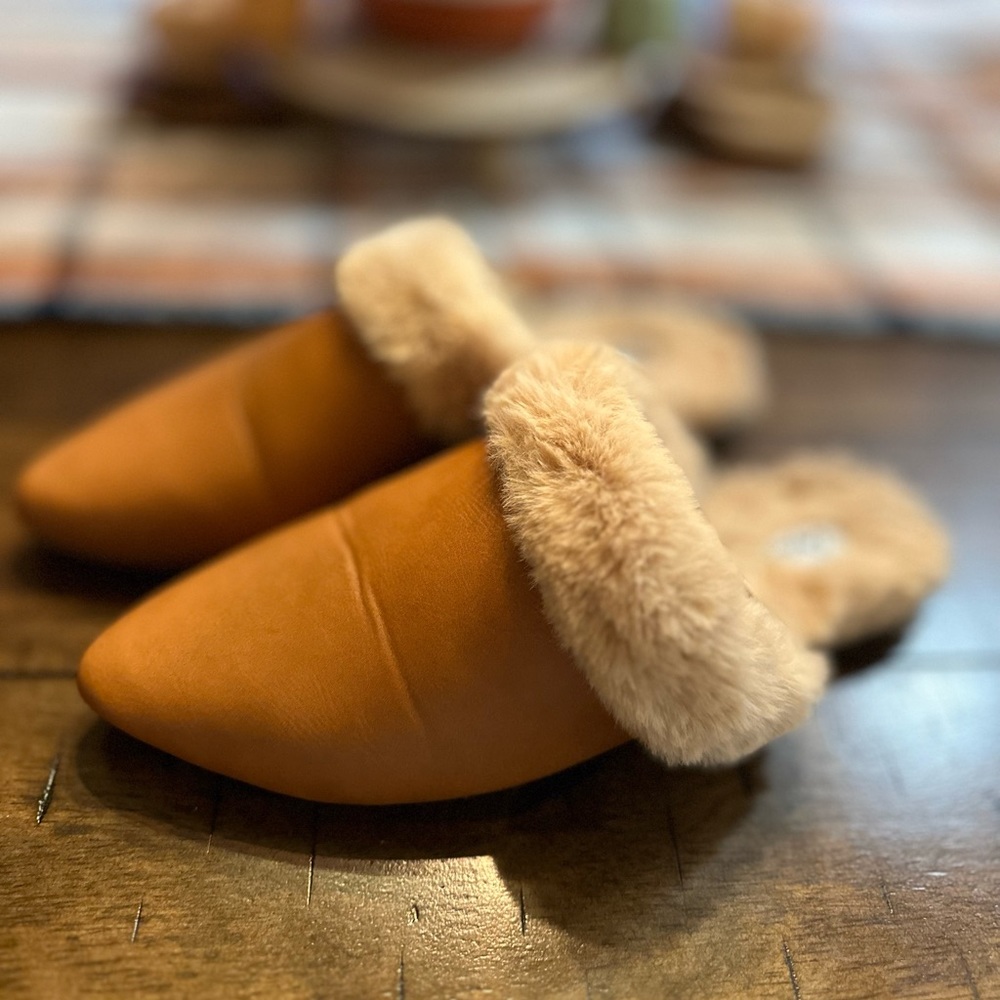 Fuzzy Brown Pleather Flats- Sz 6